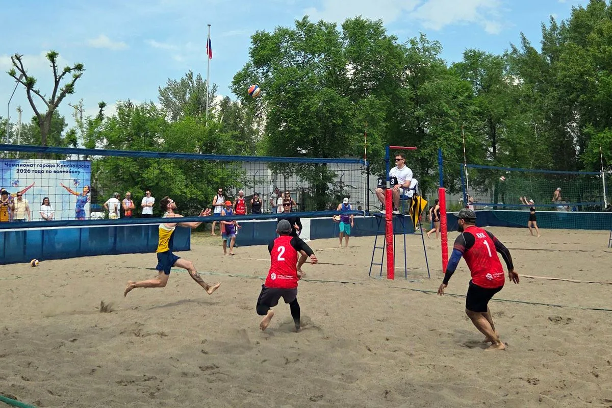 #лентарайона

100 команд 13 часов боролись за победу на V Кубке по пляжному волейболу в Центральном 