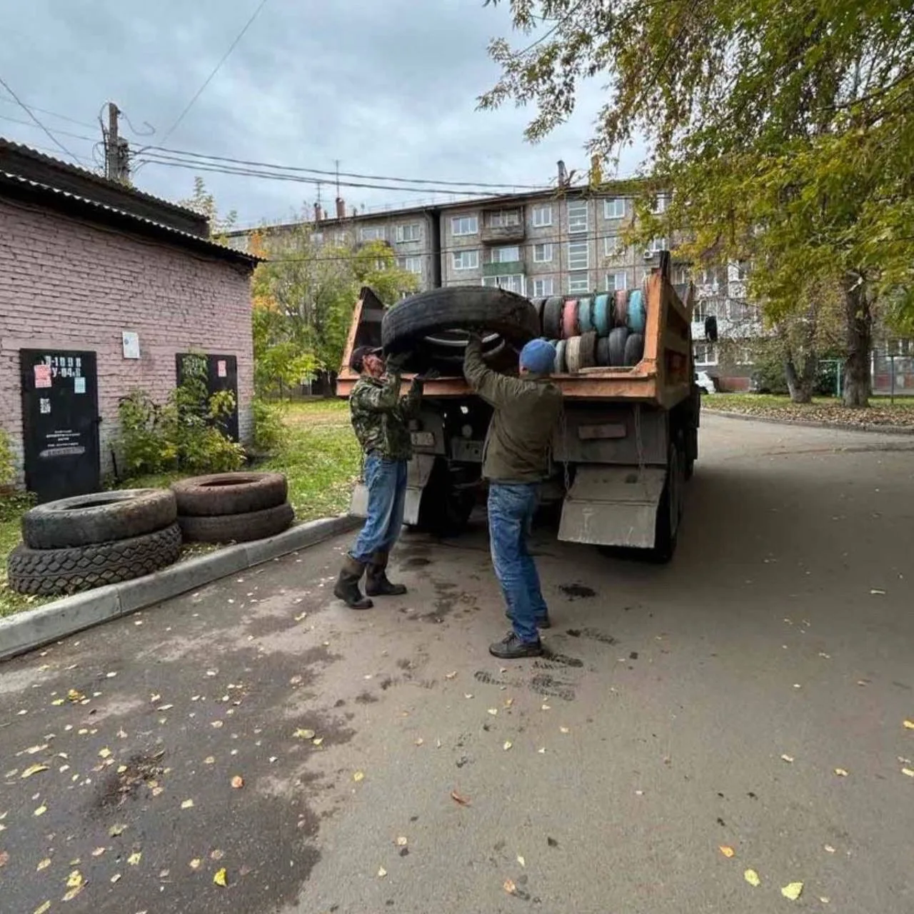 Отвечаем на часто задаваемый вопросы, которые нам поступают 👇 ПОЧЕМУ С ПРИДОМОВОЙ ТЕРРИТОРИИ УБРАНЫ 