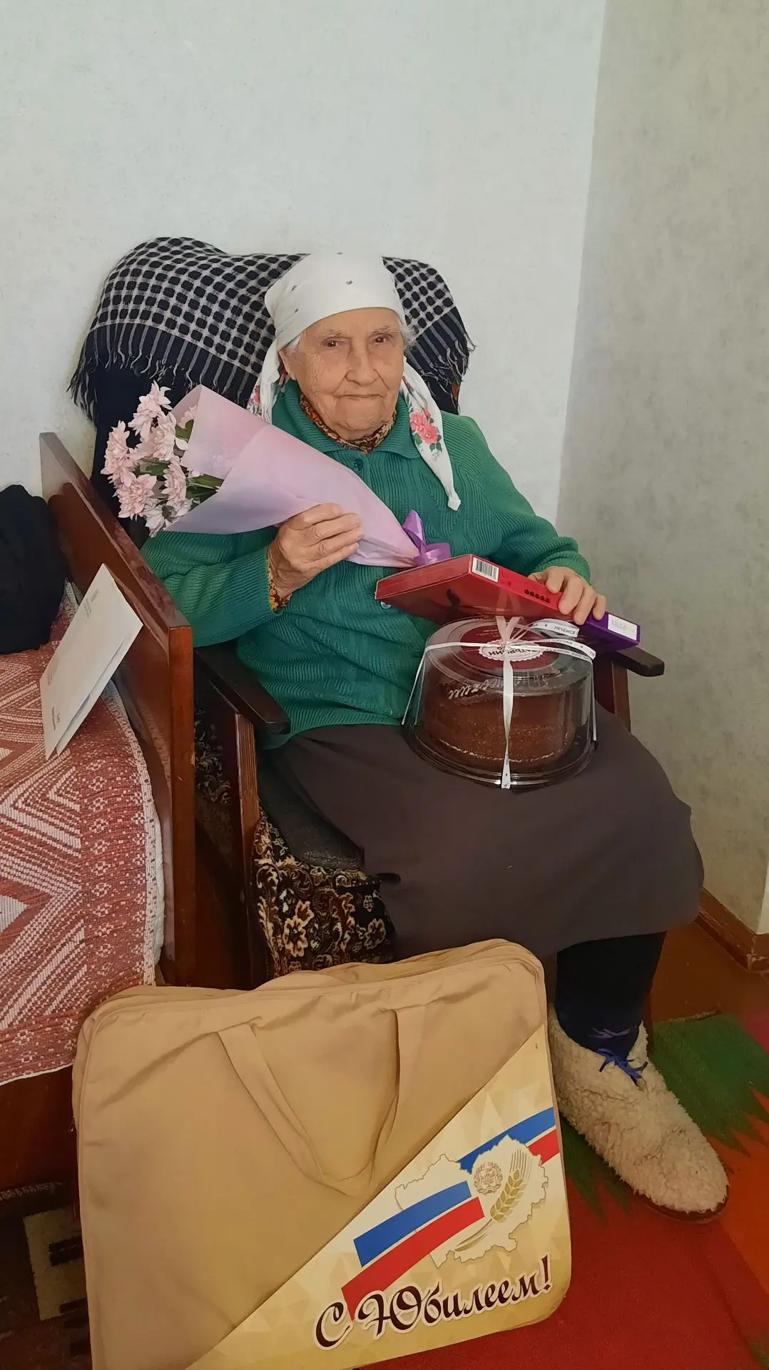 Майский юбилей жительницы Советского района