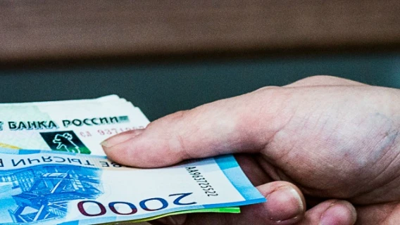 😠 У 89-летнего пенсионера вырвали из рук 45 тысяч рублей