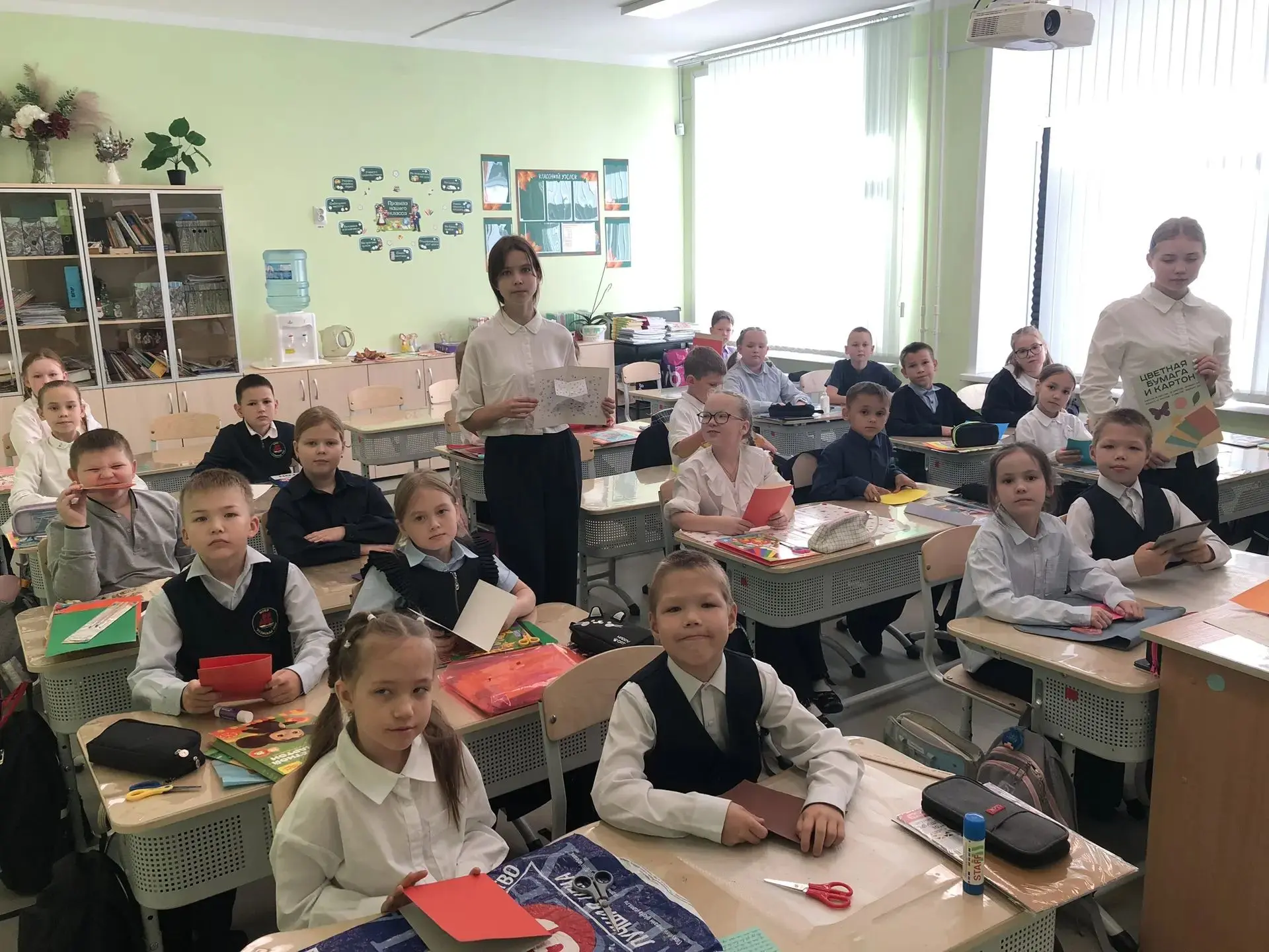 🎉 В Руэмской школе есть добрая традиция — День дублёра в честь Дня учителя! 🎉