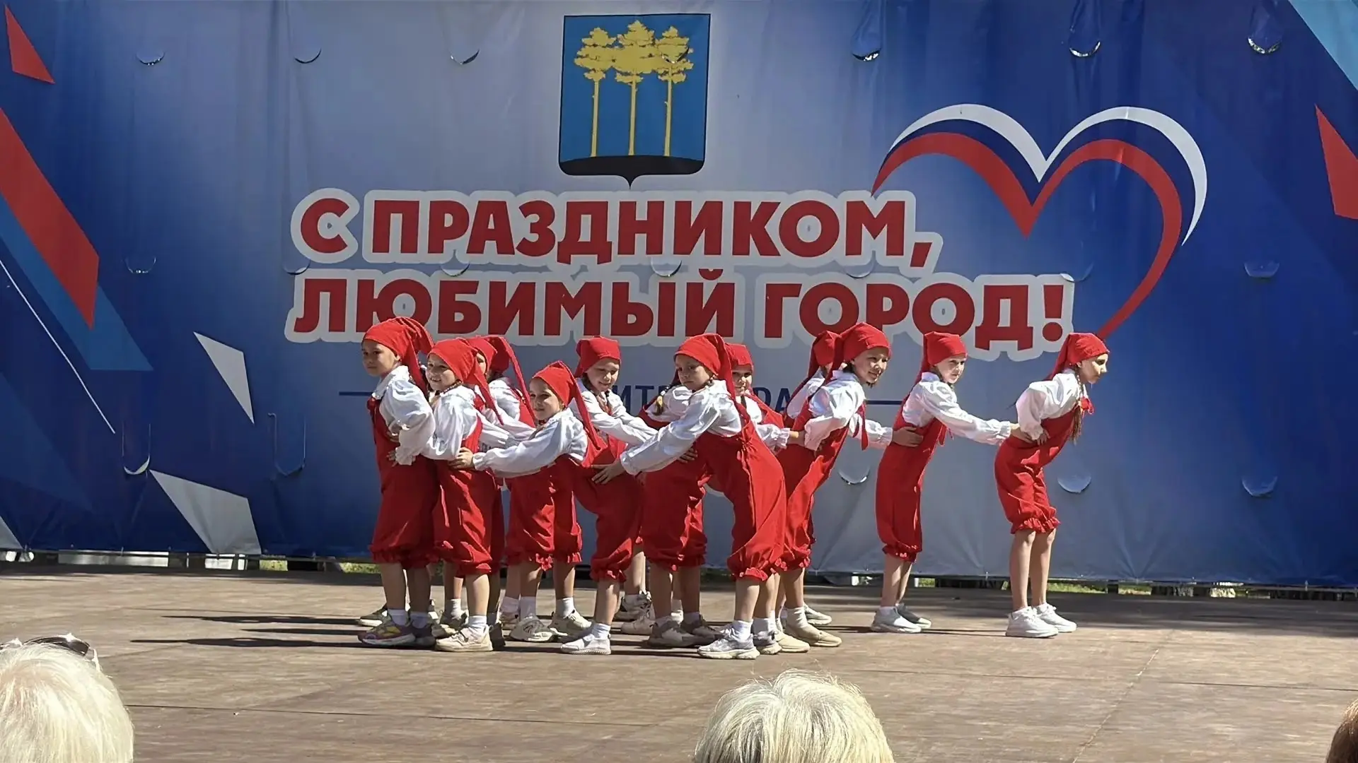 С ДНЁМ РОССИИ И ДНЁМ ГОРОДА, ЛЮБИМЫЙ ДИМИТРОВГРАД! 

Дорогие наши, любимые земляки, друзья и вся наш