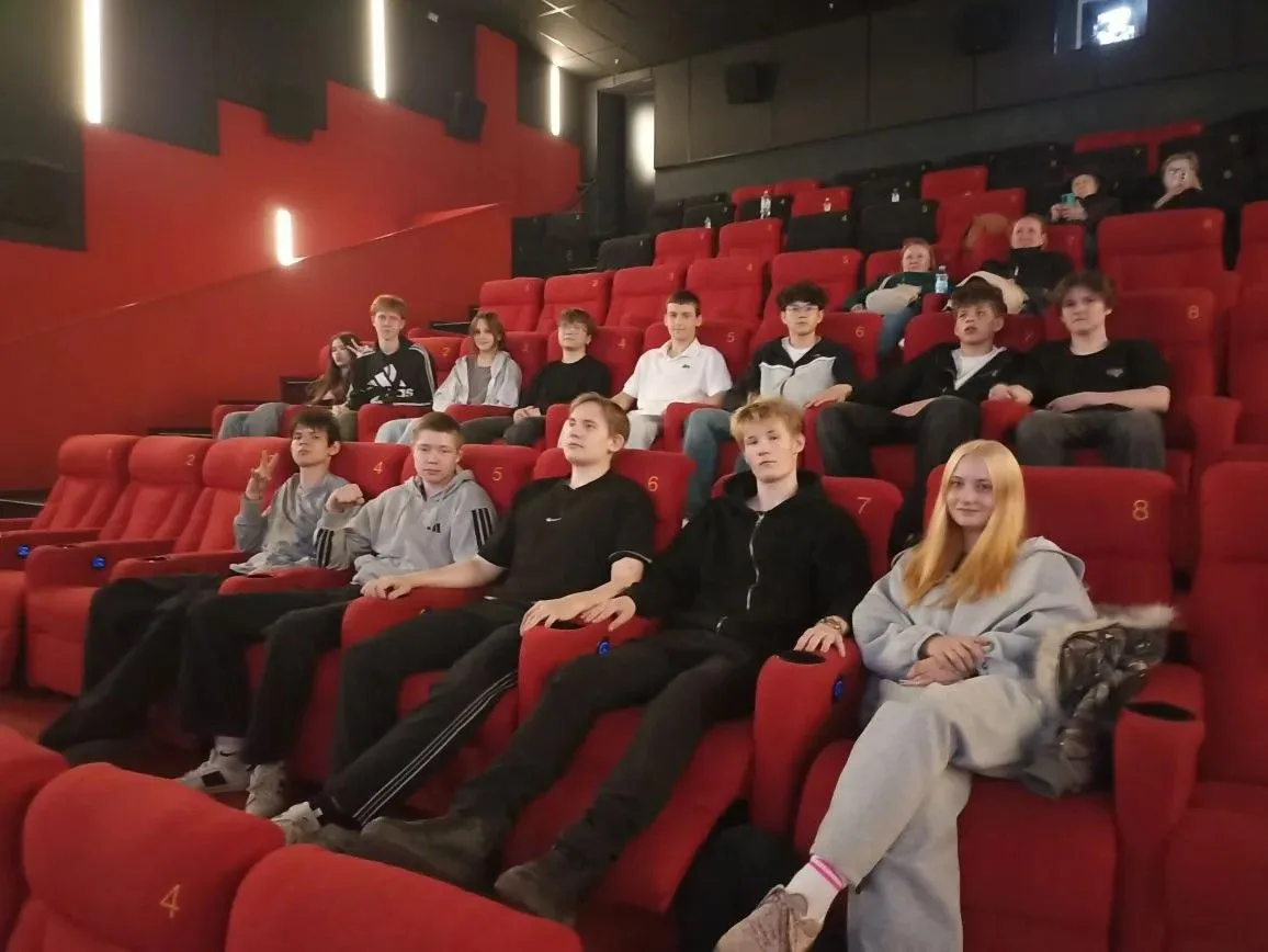 🎬 Отряд «Импульс» посмотрел патриотический фильм о Великой Отечественной войне!🎬   Представители отр