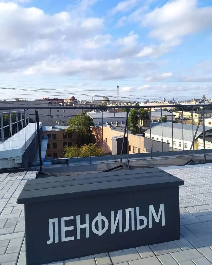 "Ленфильм" снова открывает смотровую площадку с обзором на Петропавловскую крепость, Исаакиевский со