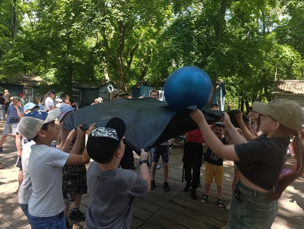 10.06.2026 года ,на территории оздоровительной площадки «Миус»,  сотрудниками Районного дома культур