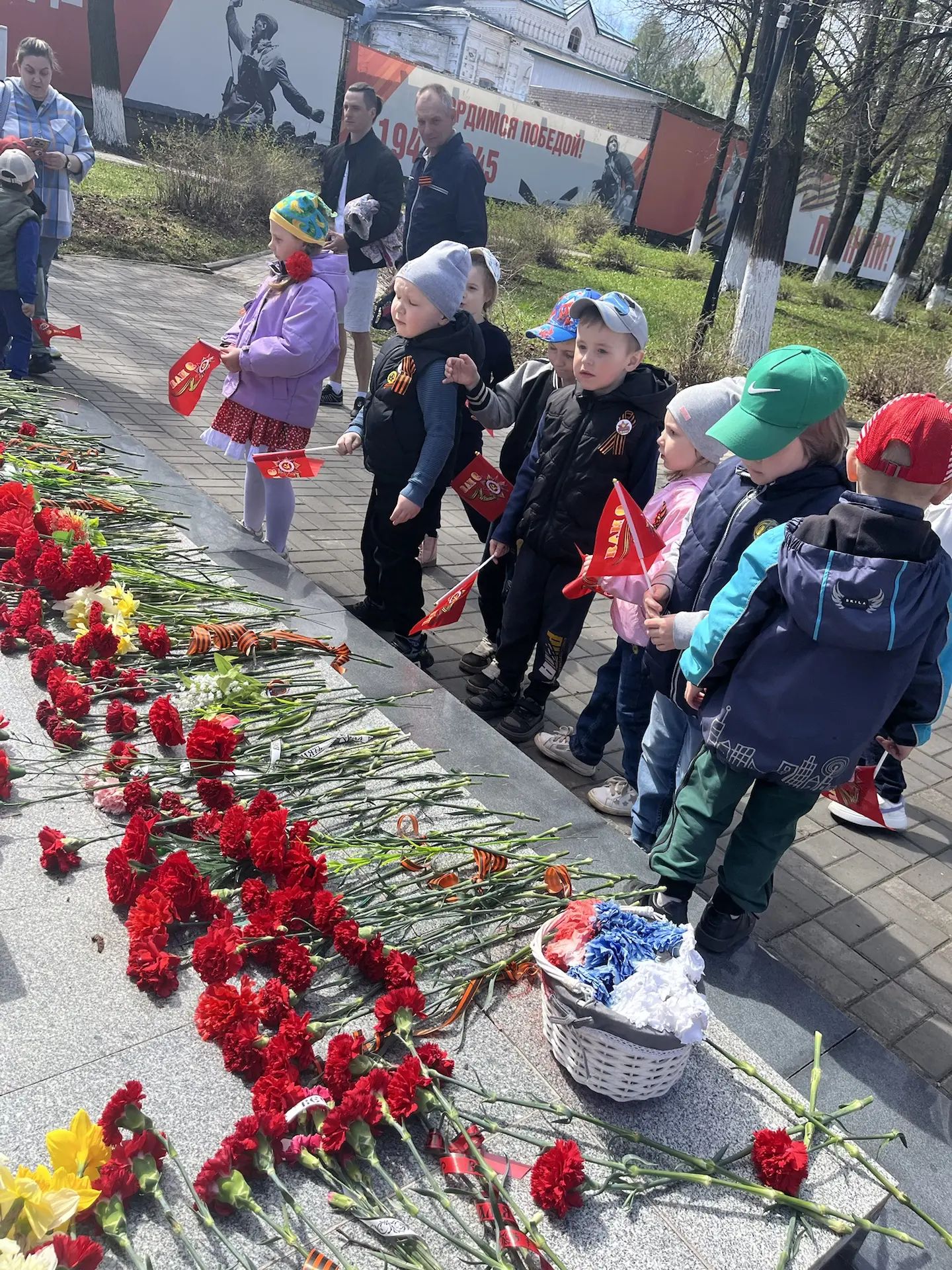 🌸Память поколений: возложение цветов к Вечному огню