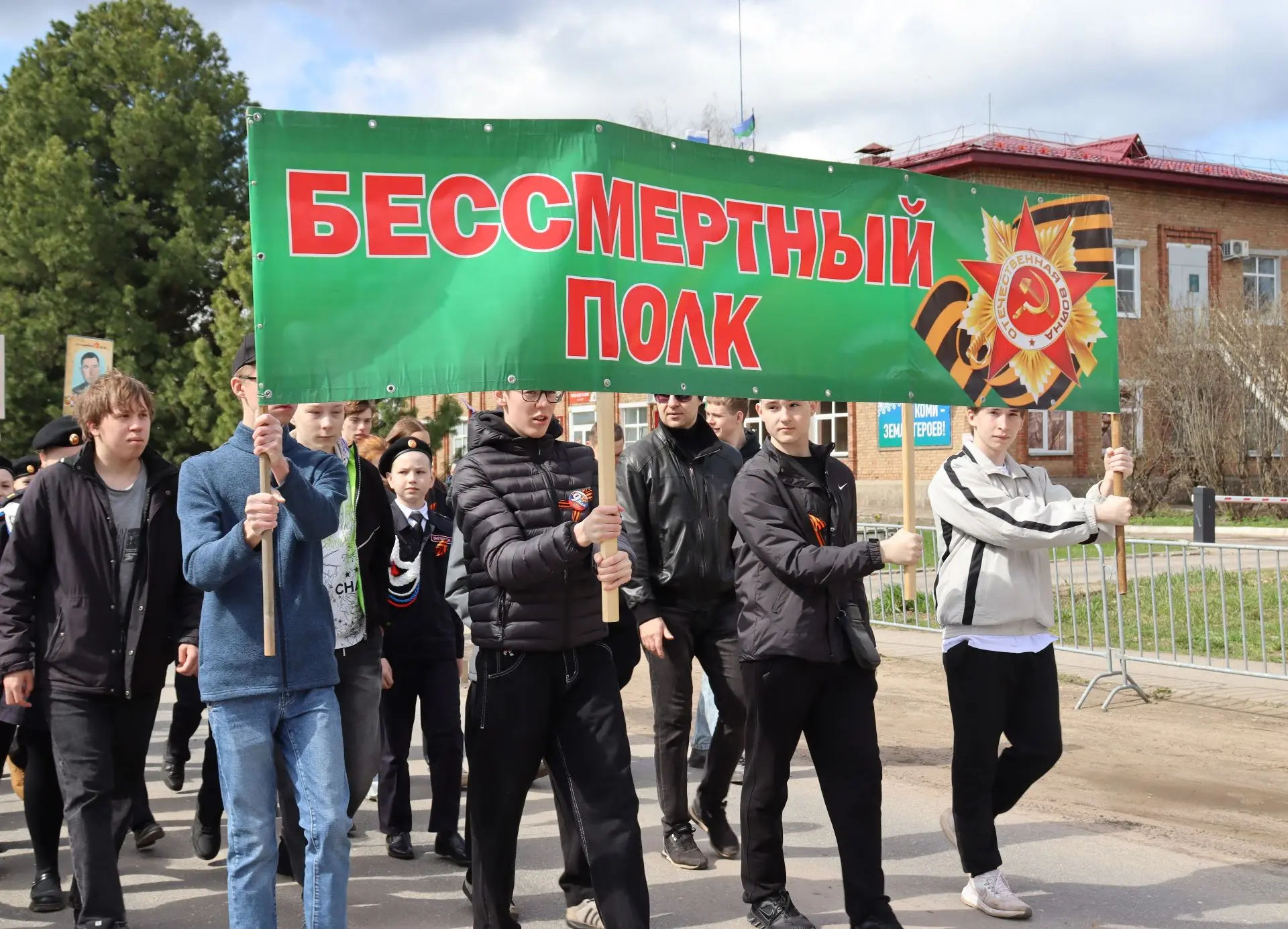 🎗Бессмертный полк вновь прошёл по Выльгорту: память, единство, благодарность