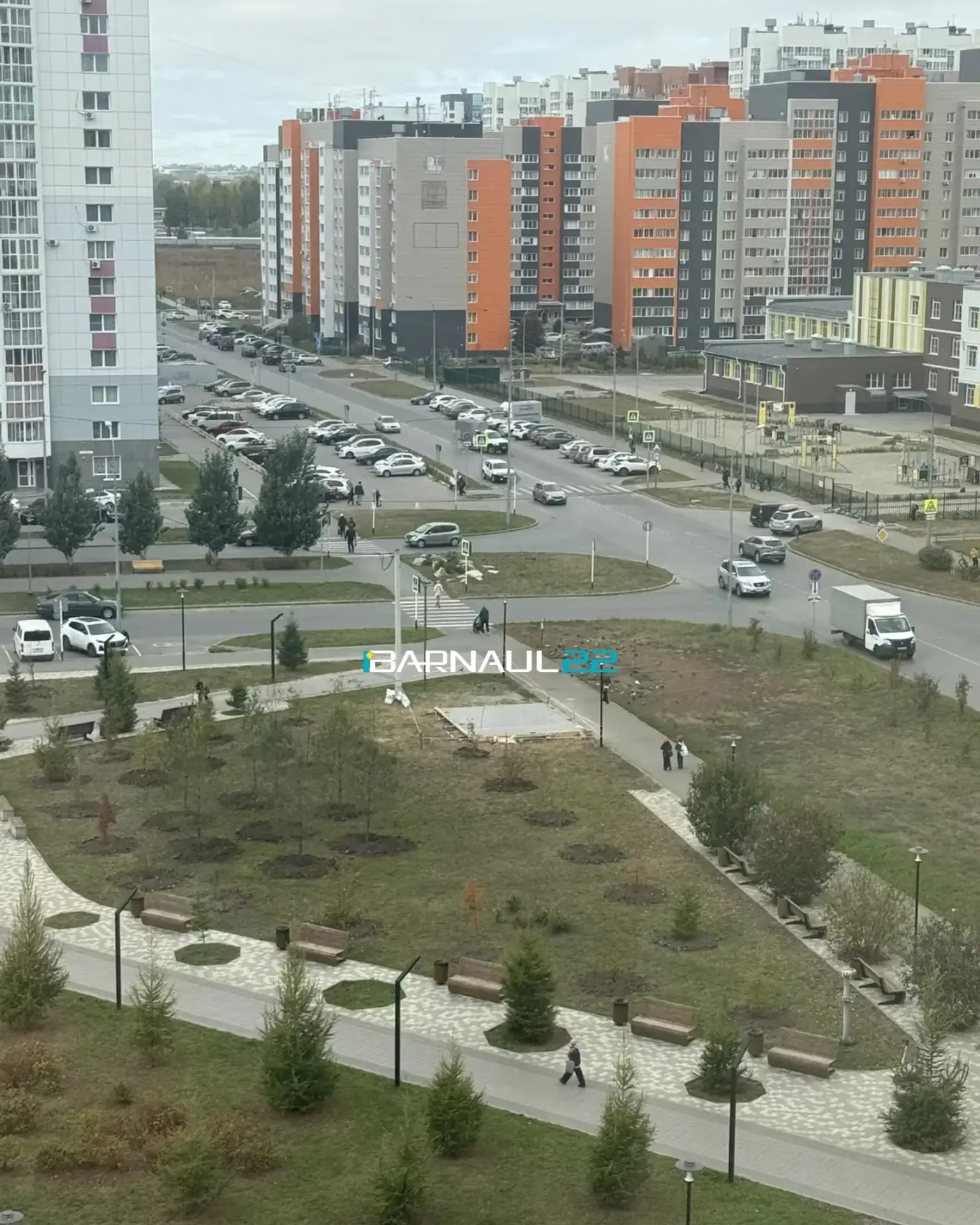 🌳 Жители новостроек переживают за сквер «Взлетный»: зелёной зоны становится всё меньше