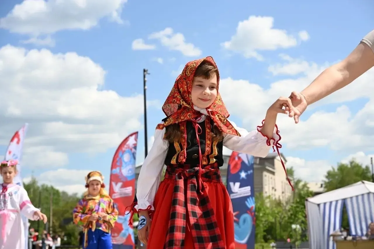 Костюмированный парад «Народы России»