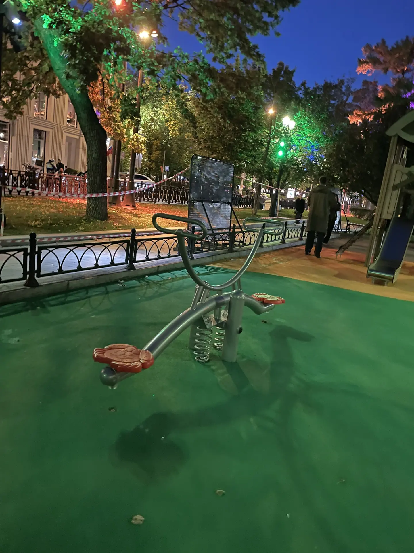 Детские качели повзрослели (новый вид «вверх-вниз качалки»)