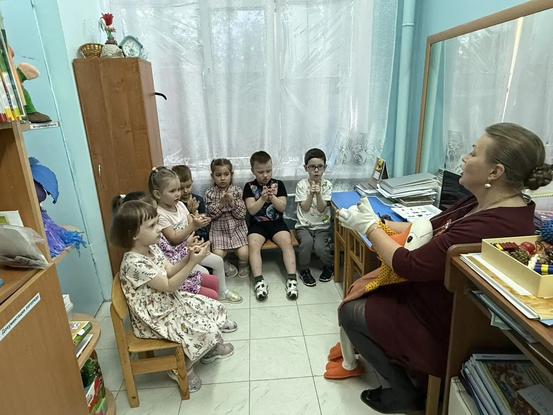 Пальчиковые игры - это такие средства развития речи, которые вызывают большой интерес у...