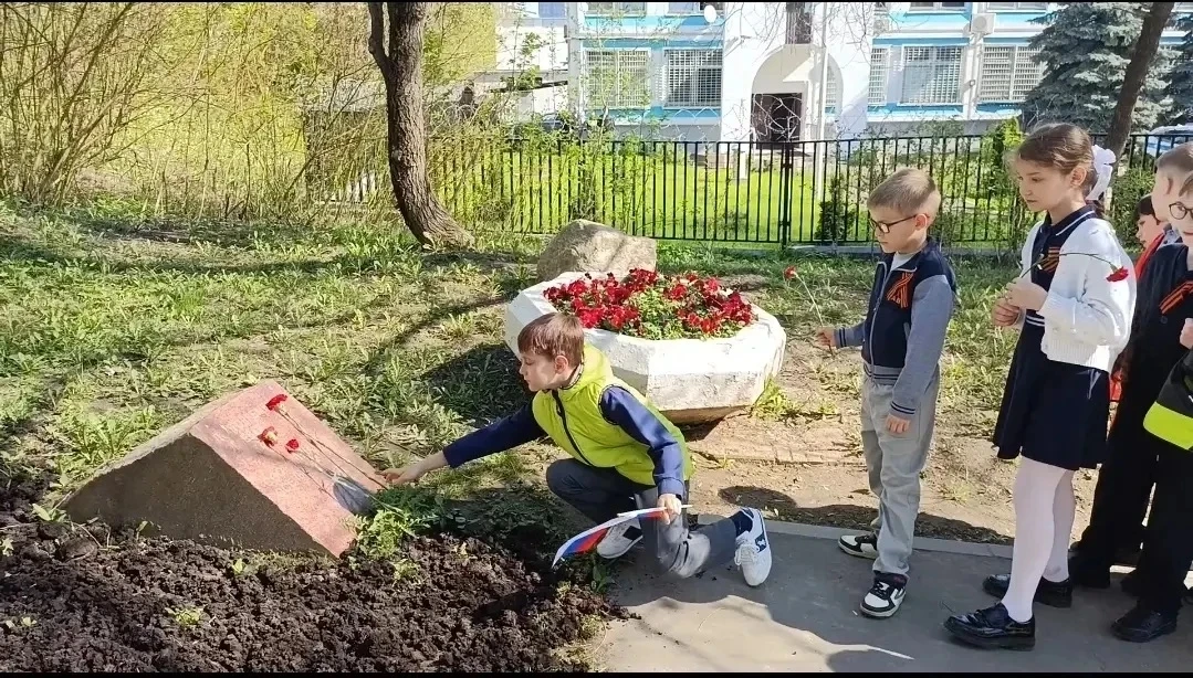 🕊️Символ нашей памяти  📍Академика Челомея, 6А  🎖️Есть традиции, которые объединяют поколения. В пред