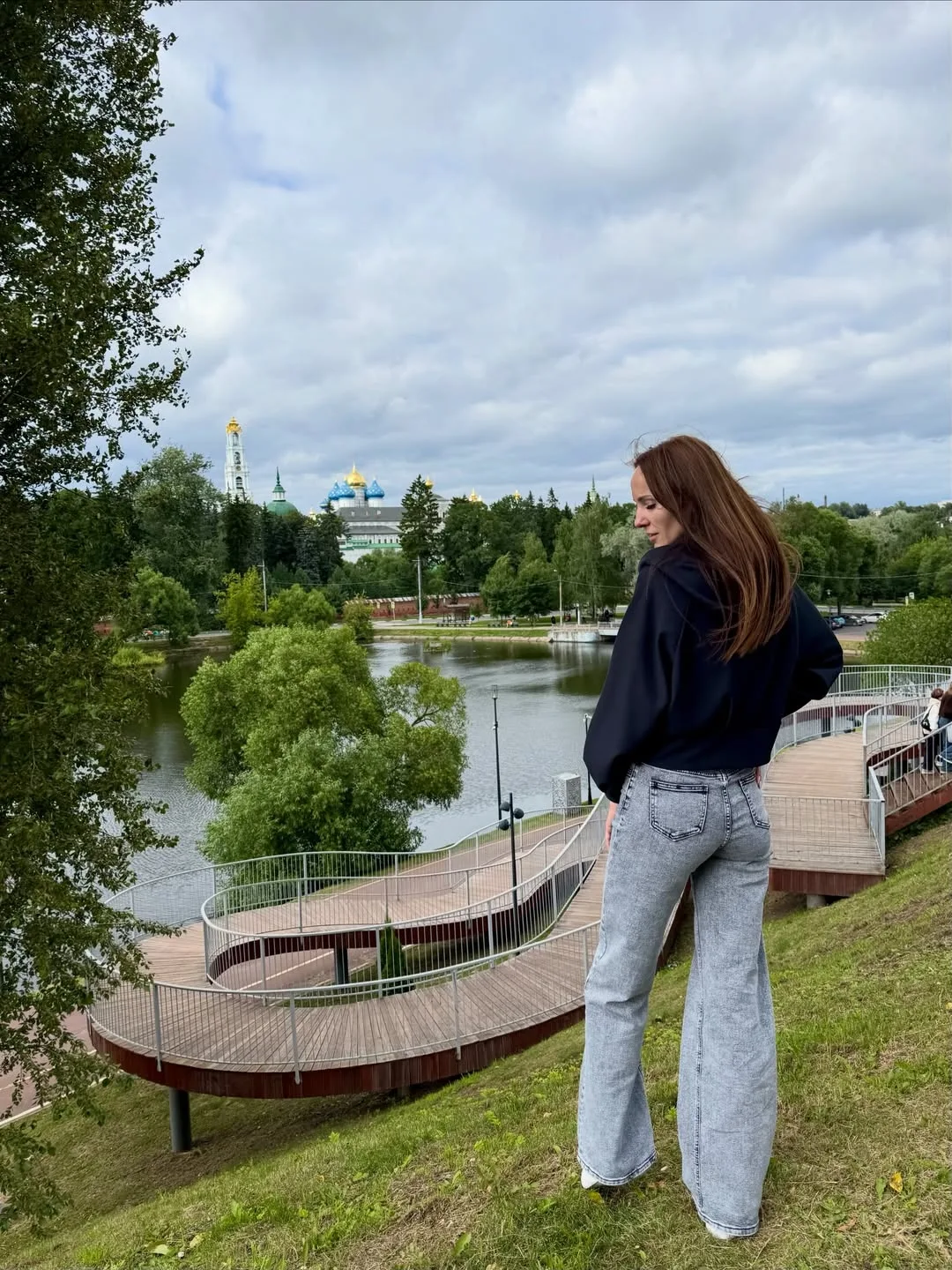Сергиев Посад — это когда хочется замедлиться и просто дышать. Бродить у прудов, слушать колокольный