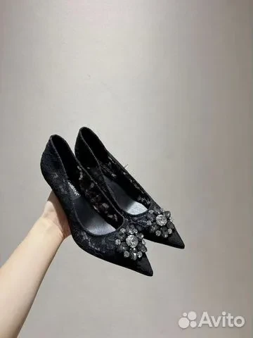 Туфли кружево Dolce Gabbana Bellucci Lace премиум
17 900 ₽

✔️каблук : 6,5 cм

🚩Tуфли Dolcе & Gabbа