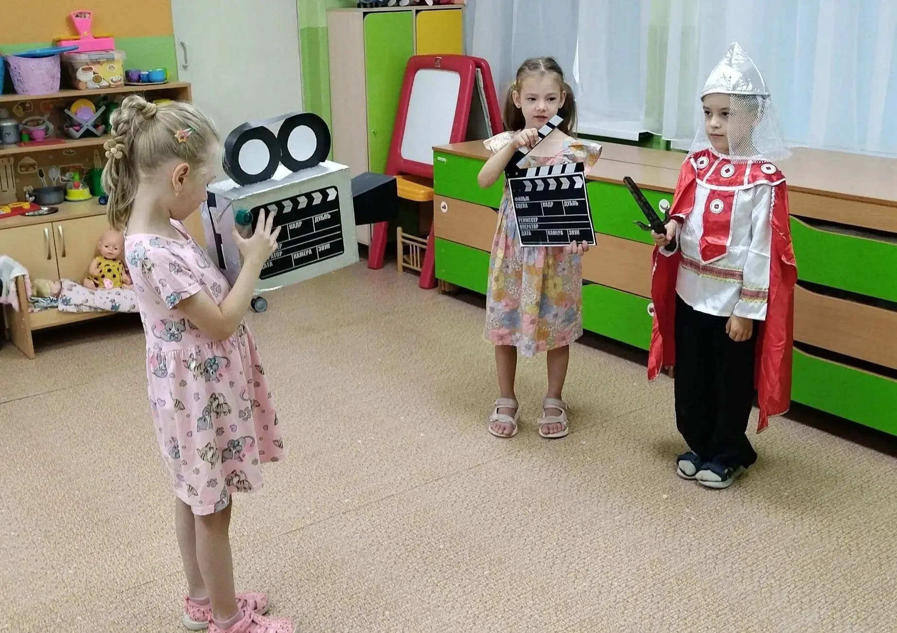 Сюжетно ролевая игра :"Хочу стать режиссёром" День кино
