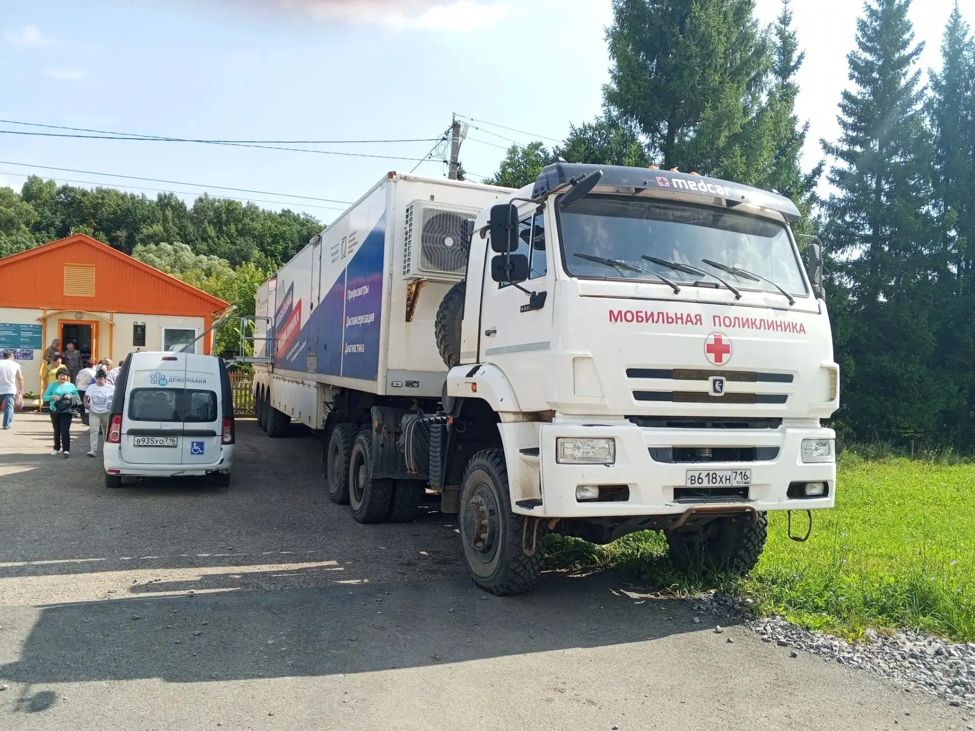Мобильная поликлиника АРМБ продолжает свой путь по юго-востоку Татарстана