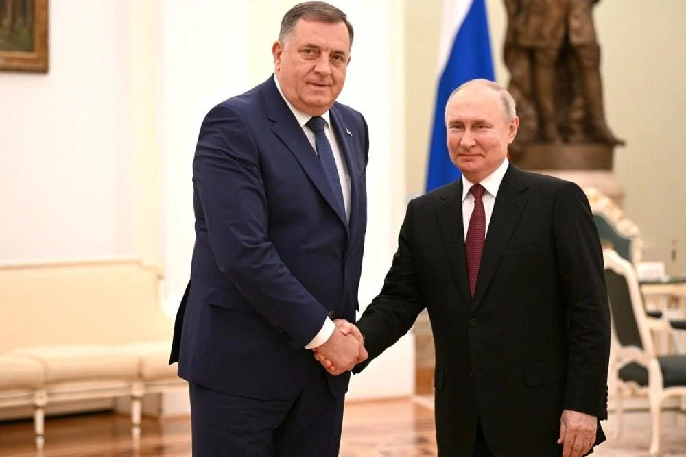 Додик поздравил Путина с днём рождения