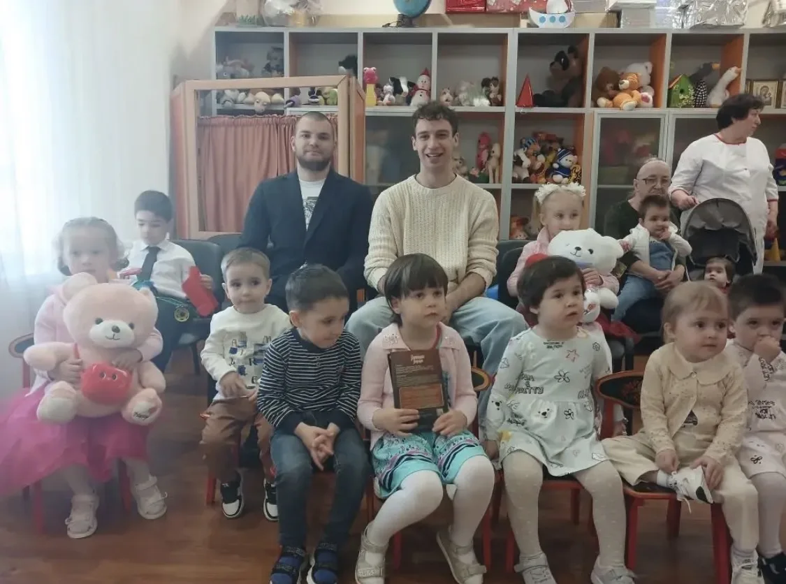 🎁🎁Министр культуры РСО-Алания Батраз Гудиев и сотрудники Следственного комитета присо...