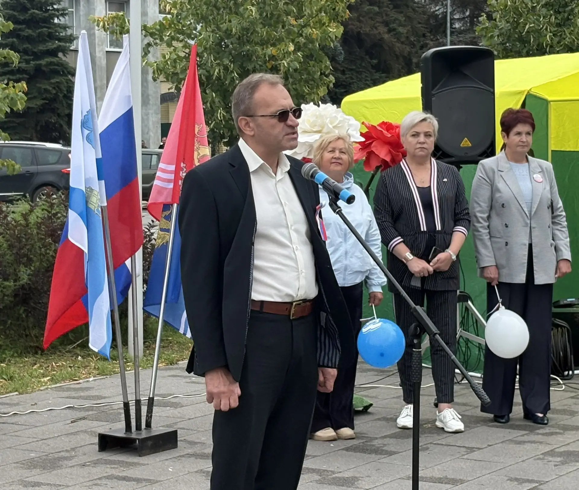 🇷🇺В преддверии Дня Государственного флага Российской Федерации, на городской площади ...