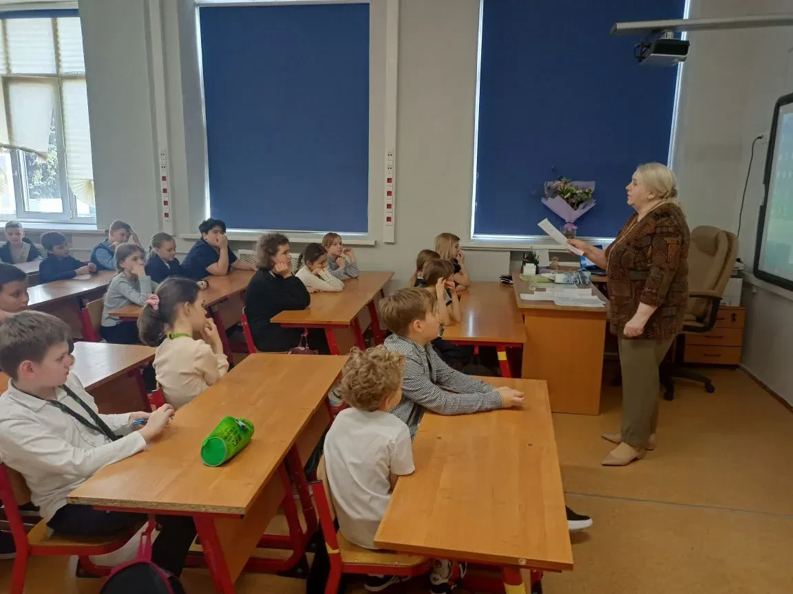 📚 Великолепная встреча с талантливой поэтессой!  Сегодня, в День работника культуры, хотим рассказат