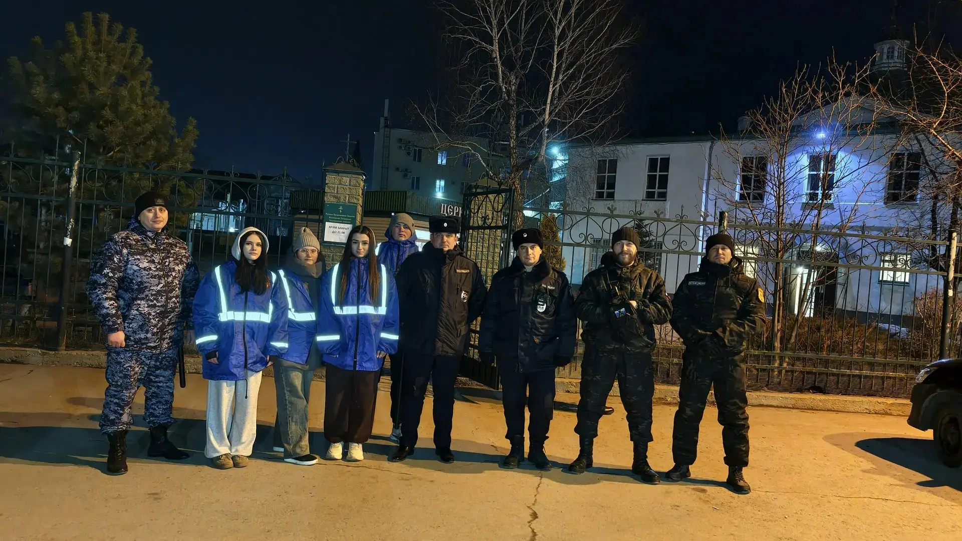 🚔 Полиция Алтайского края обеспечила правопорядок на пасхальных богослужениях  Сотрудники полиции об