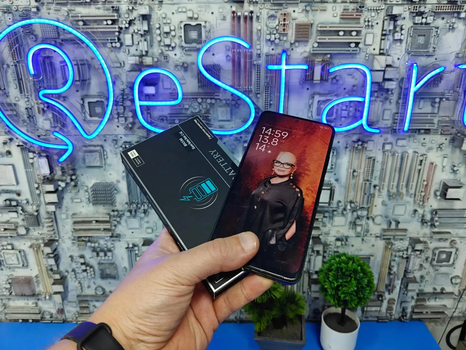 Замена батареи на телефоне Redmi Note 12!