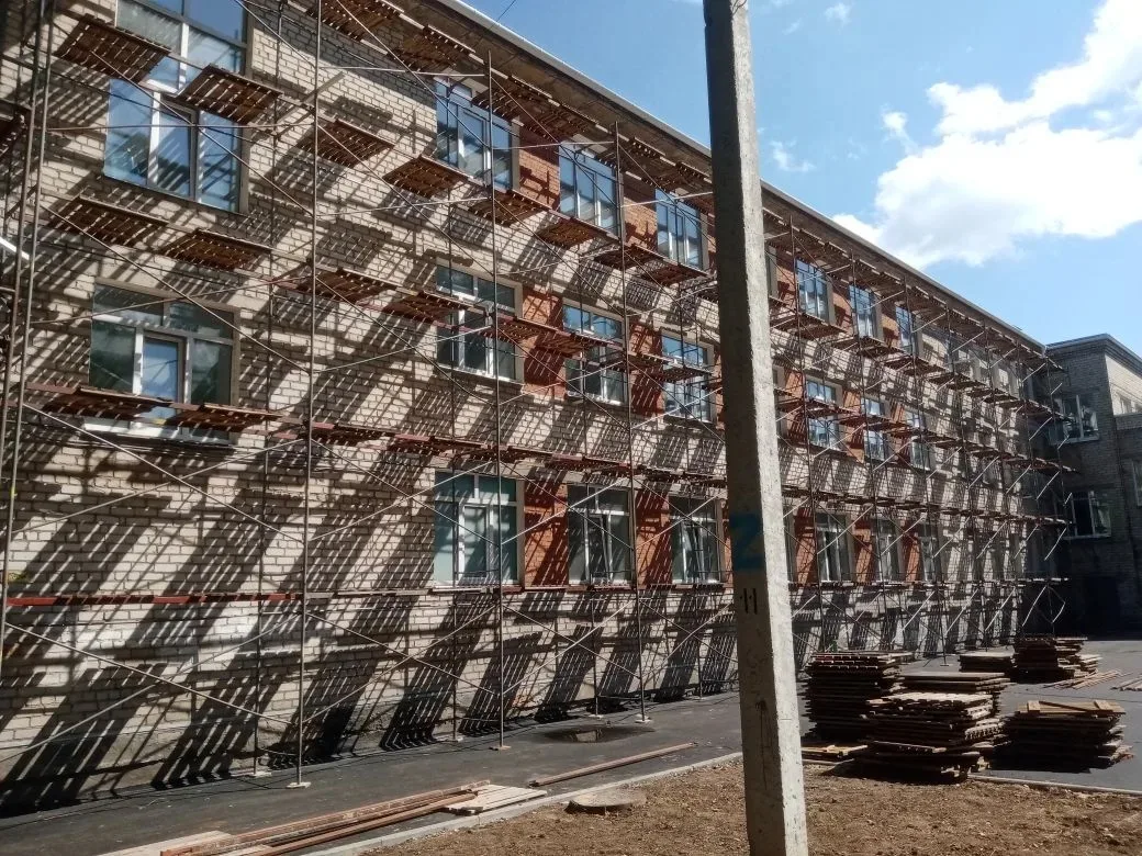 Школа №23 меняет облик: начались работы по фасаду

Капитальный ремонт общеобразовательной школы №23 