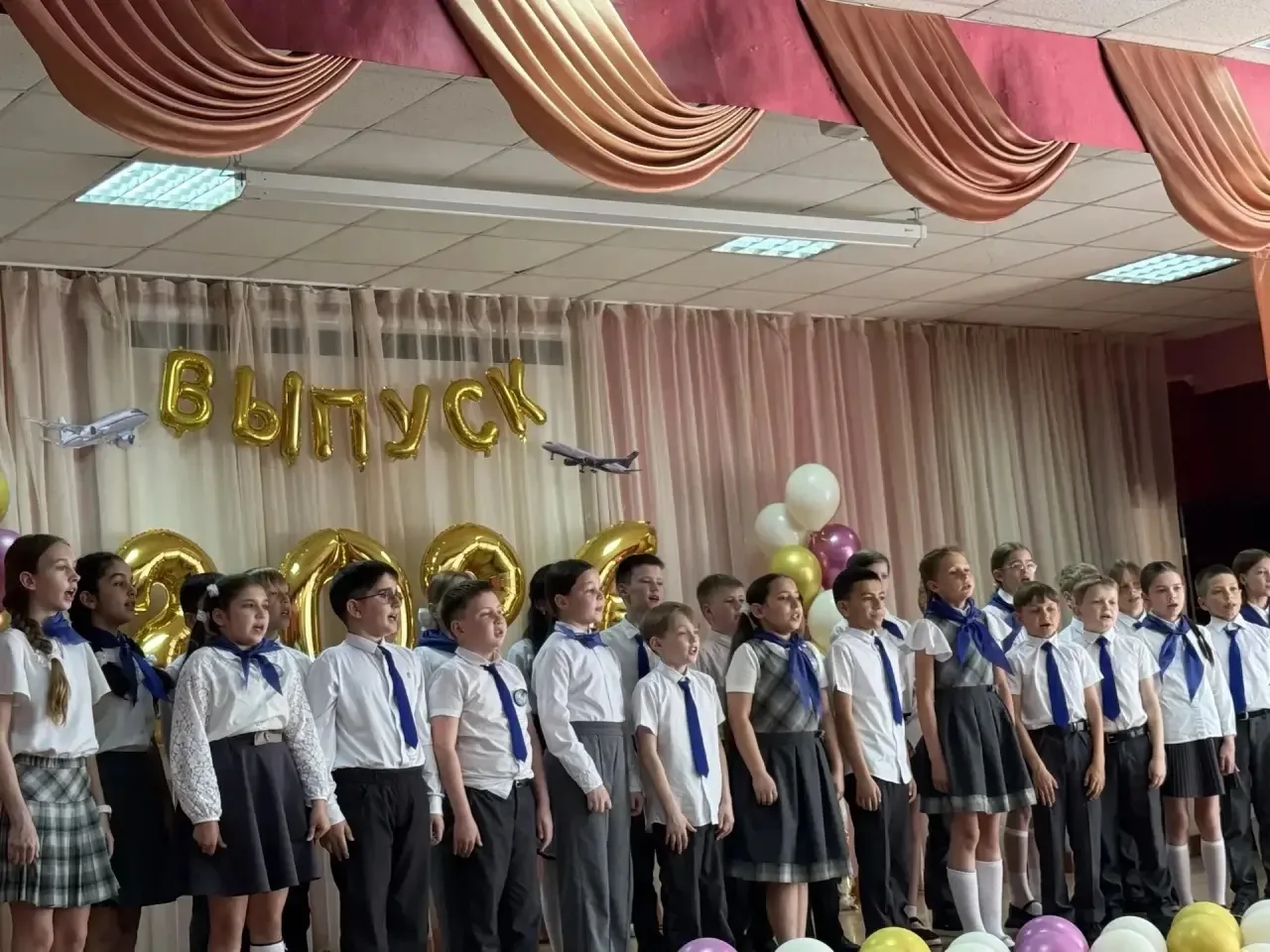 ПОСЛЕДНИЙ ЗВОНОК В НАЧАЛЬНОЙ ШКОЛЕ  🔔 Последний звонок в 4 классе: наш первый выпускной! 19 мая в на