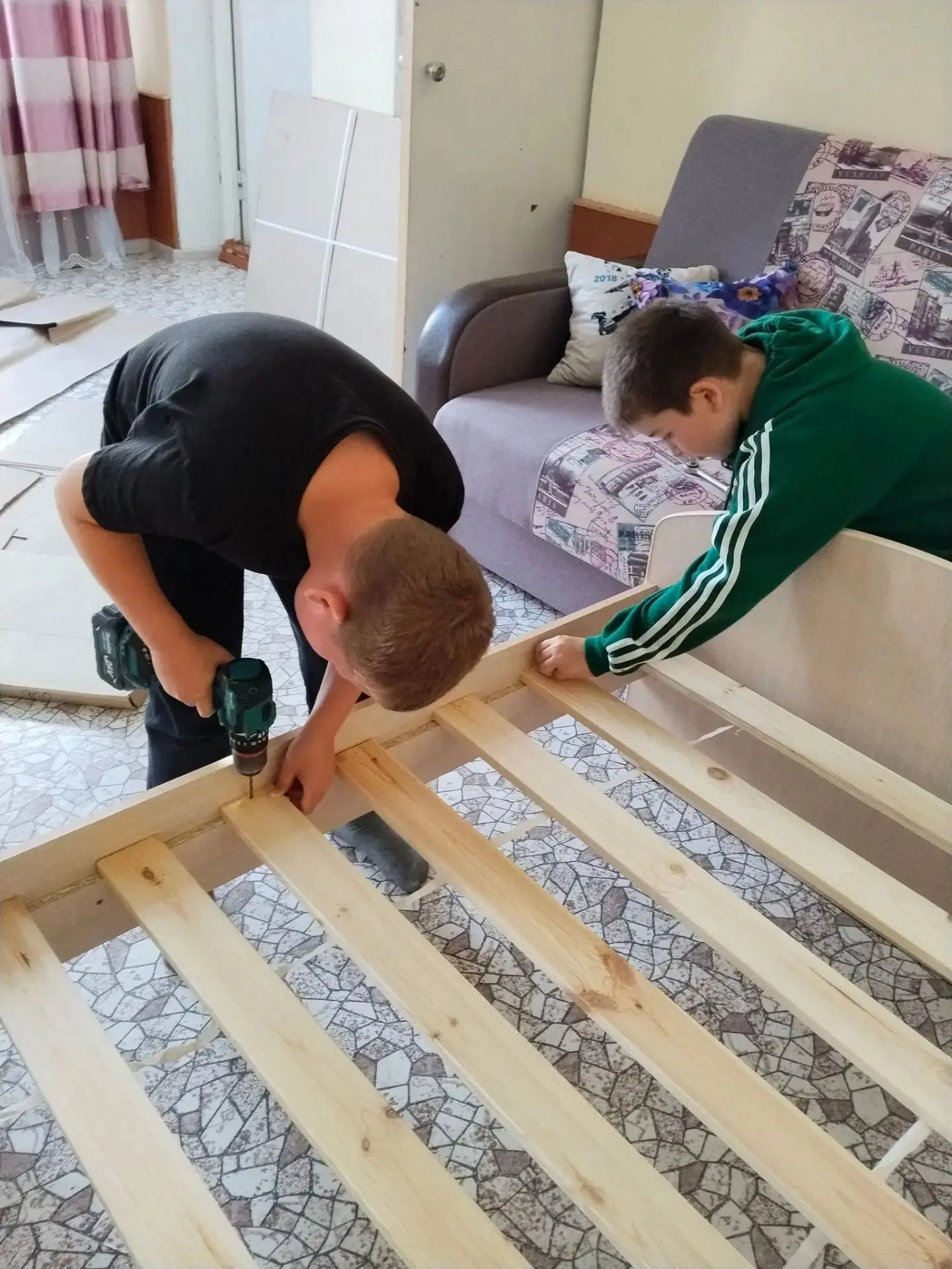 💪🪛Так наши мальчишки встречали девчонок.🛠