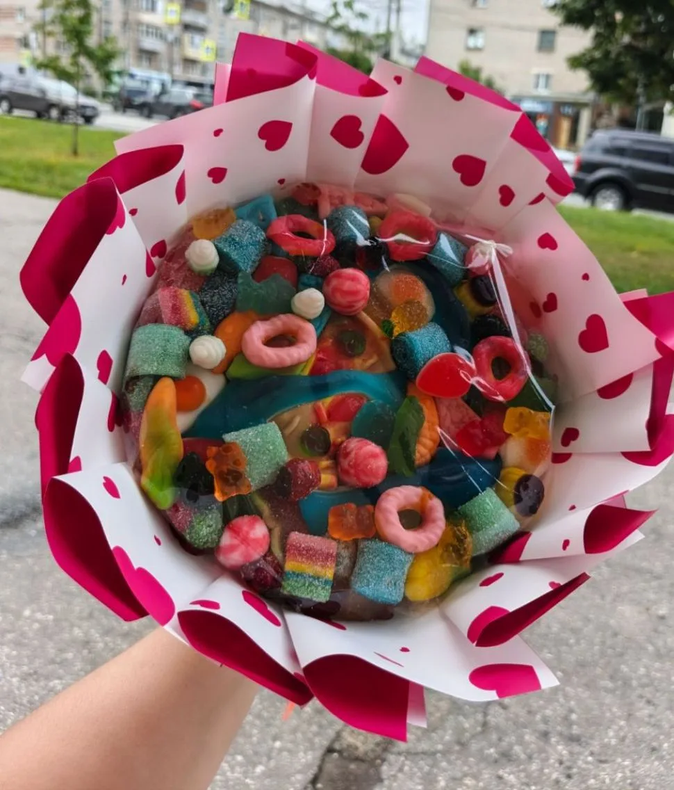 Цветной 🎨, ароматный 😋, сладкий 🍓, кислый 🍋 и такой «залипательный» – букет из  жев...