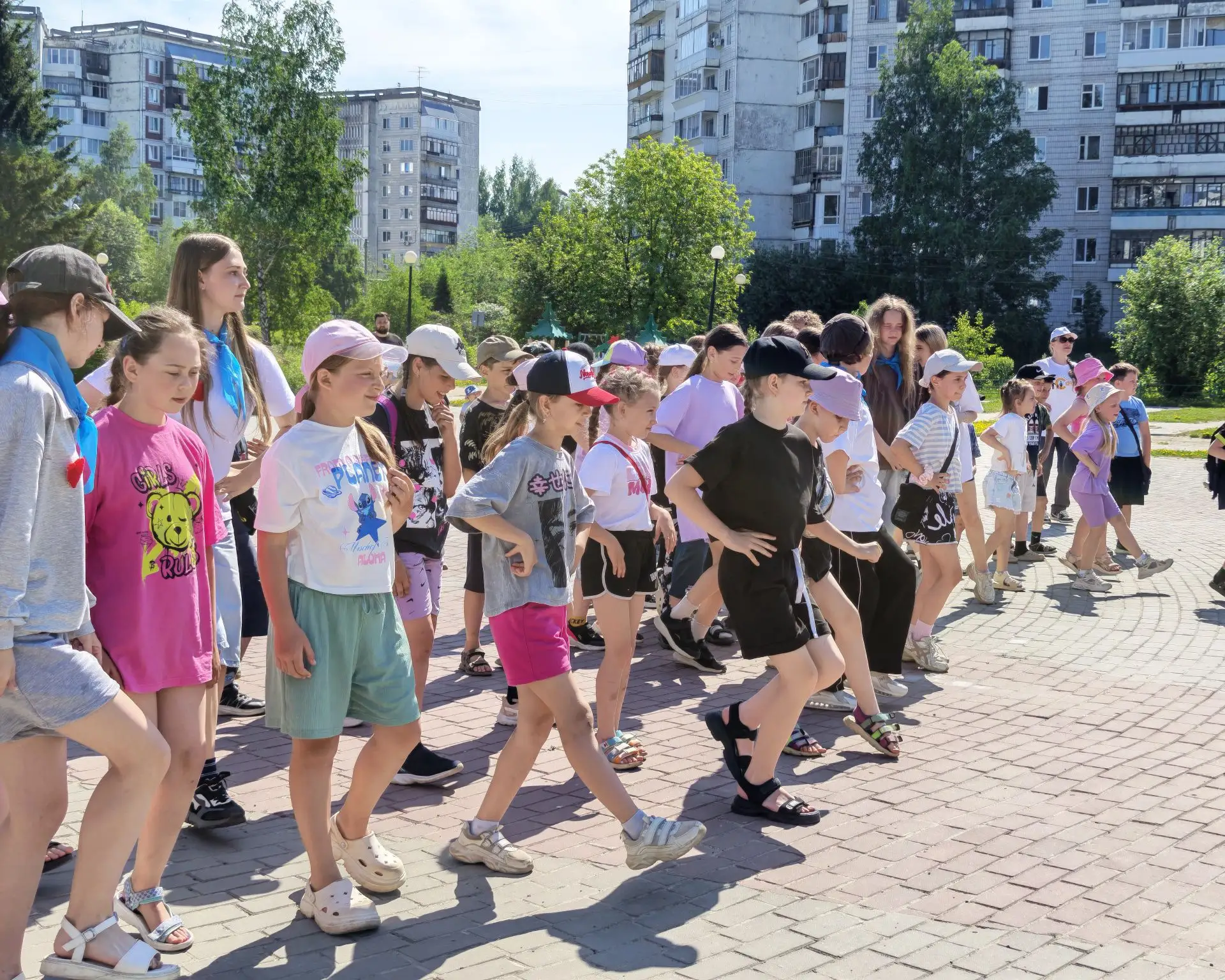 ТАНЦУЕМ ВМЕСТЕ!
⁣
🔥 8 июня в Доме культуры «Светлый» прошла танцевально-развлекательная программа «