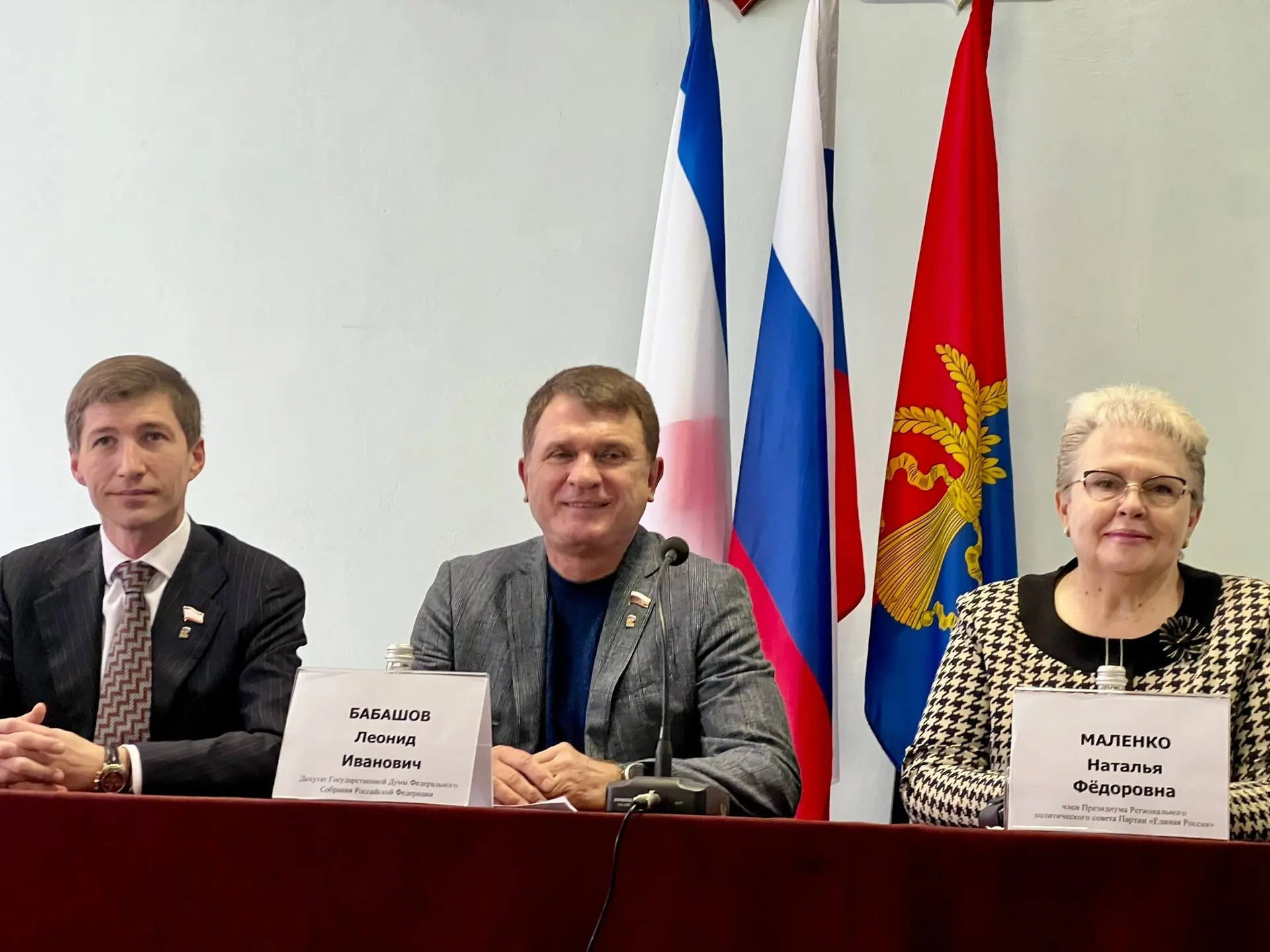 Сегодня в Советском и Нижнегорском районах прошли встречи местных активов Партии «Едина...