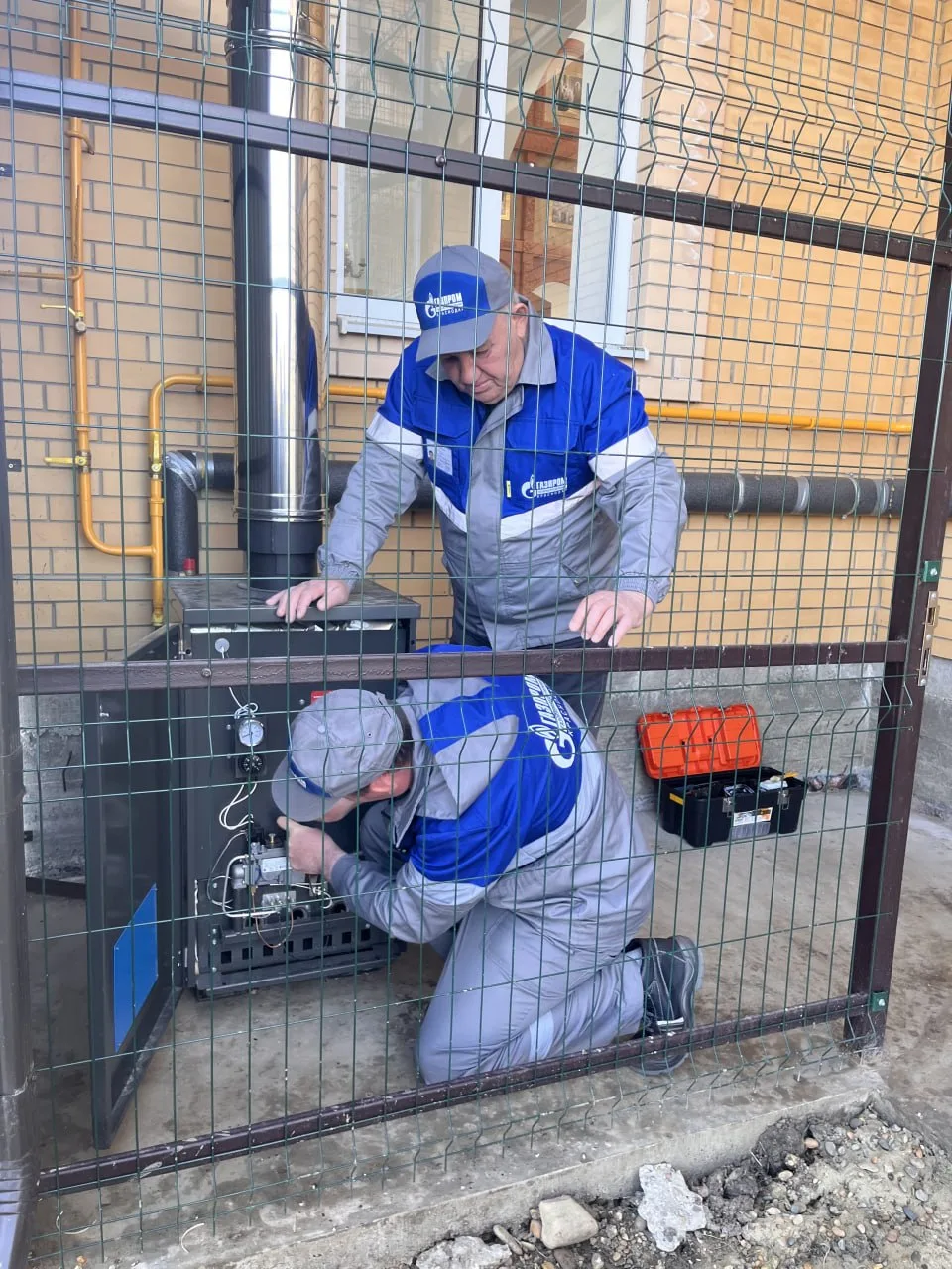 Специалисты «Газпром газораспределение Краснодар» подключили к сетевому газу православный храм Святы