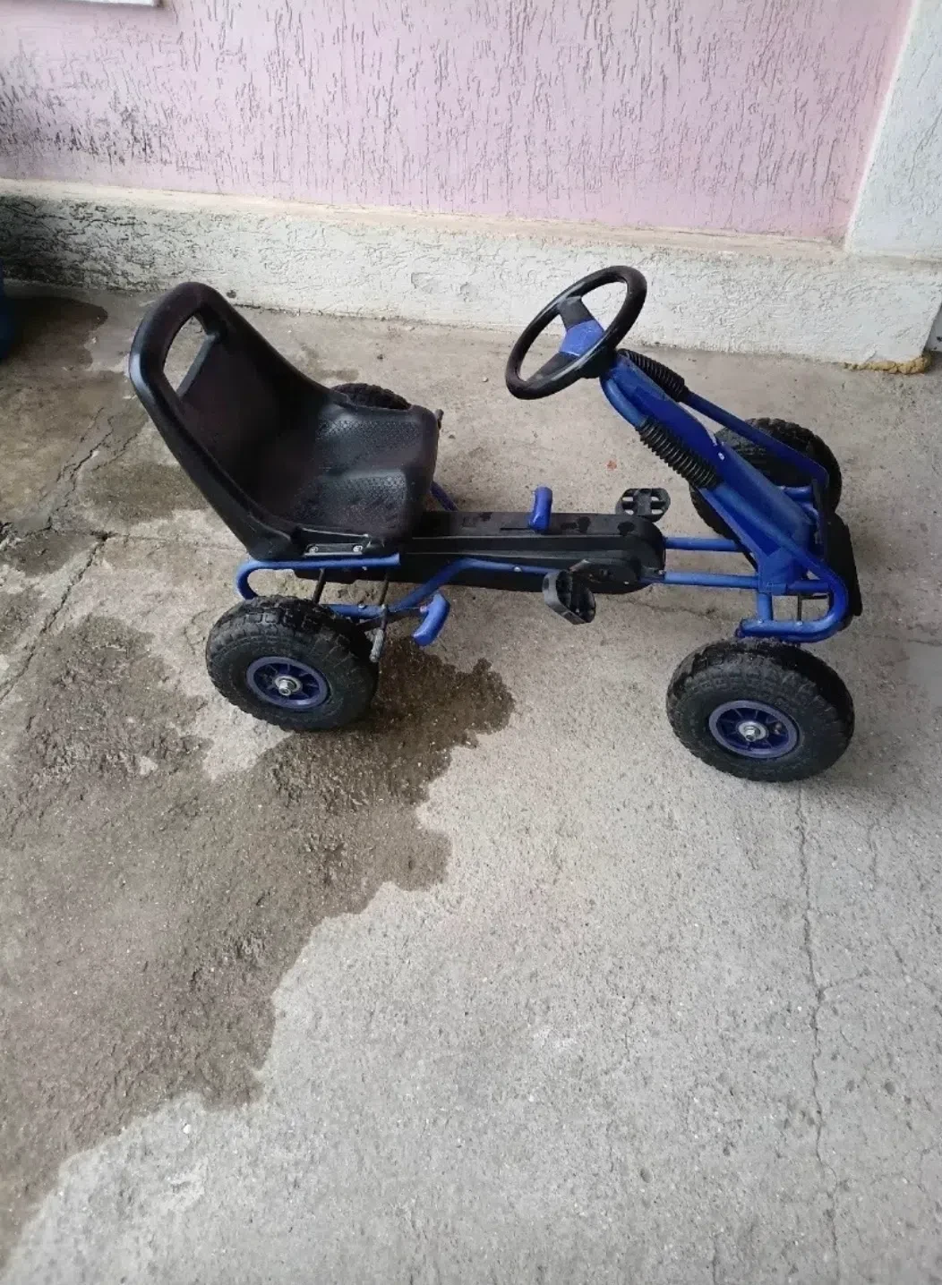 Продам педальный картинг 
Цена 3000₽
тел. +79786711174
