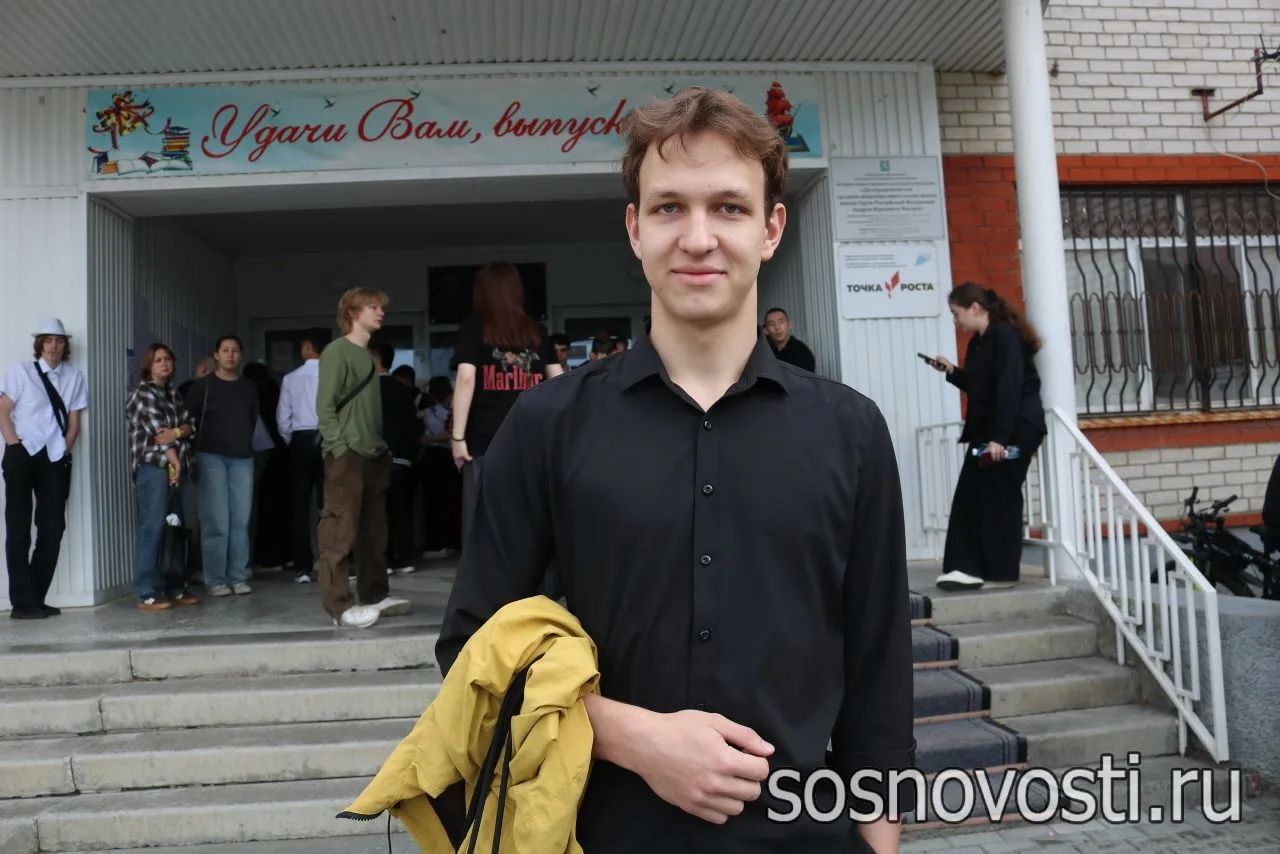 🪶 Сегодня одиннадцатиклассники нашей школы сдали ЕГЭ по русскому языку