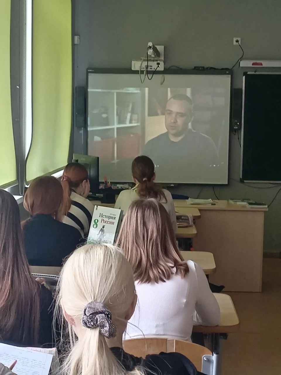 В рамках Всемирного дня распространения информации об аутизме в нашей школе прошёл просмотр документ