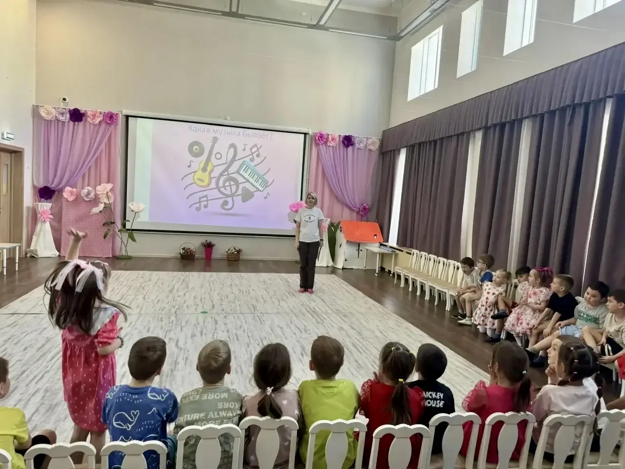 ЗАБАВНЫЕ НОВОСТИ🏡  🎶 В Zабаве на Лавриненко прошла неделя музыки!   Музыка — это волшебство, которое