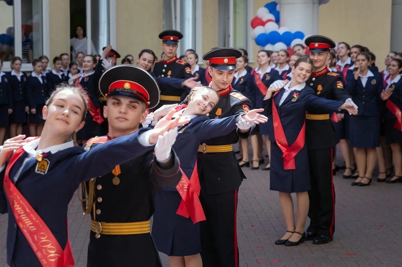 Выпускницы Московского кадетского корпуса «Пансион воспитанниц Министерства обороны Российской Федер