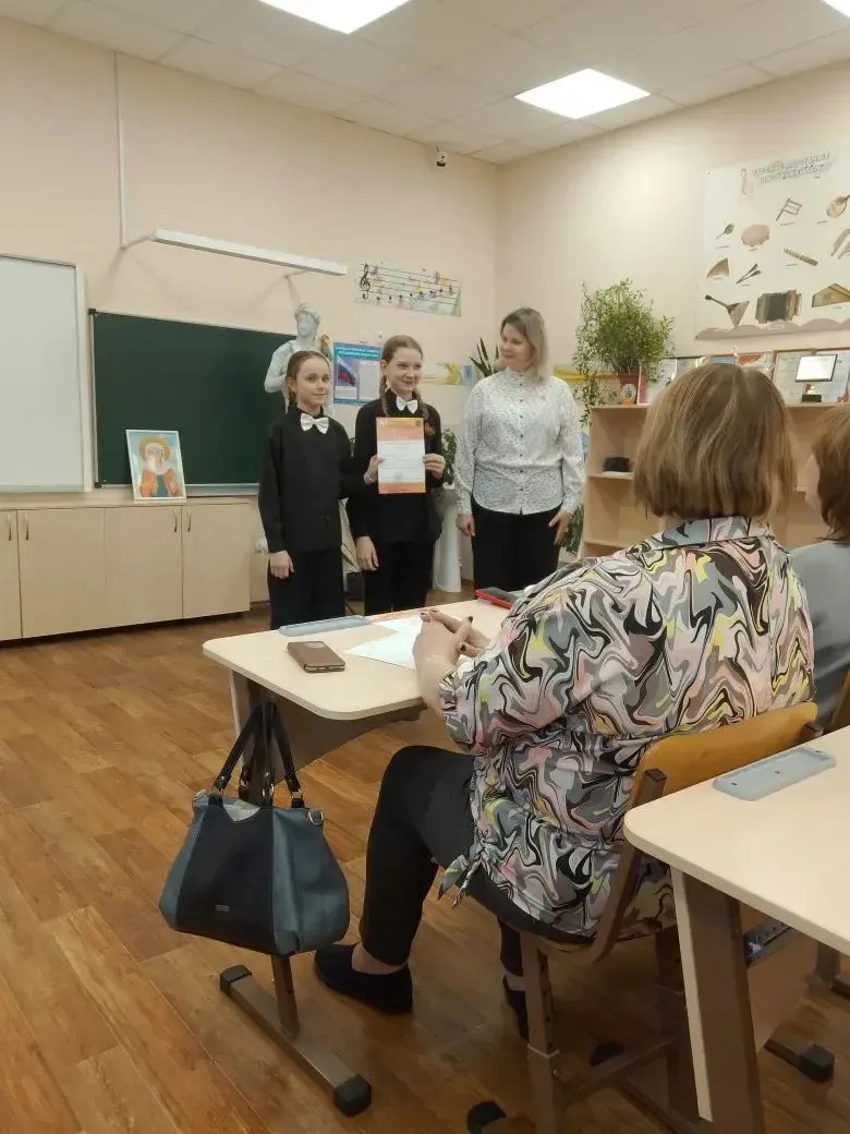 🎉 Отличные новости! 🎉  Наши талантливые ученики успешно выступили на научно‑практической конференции