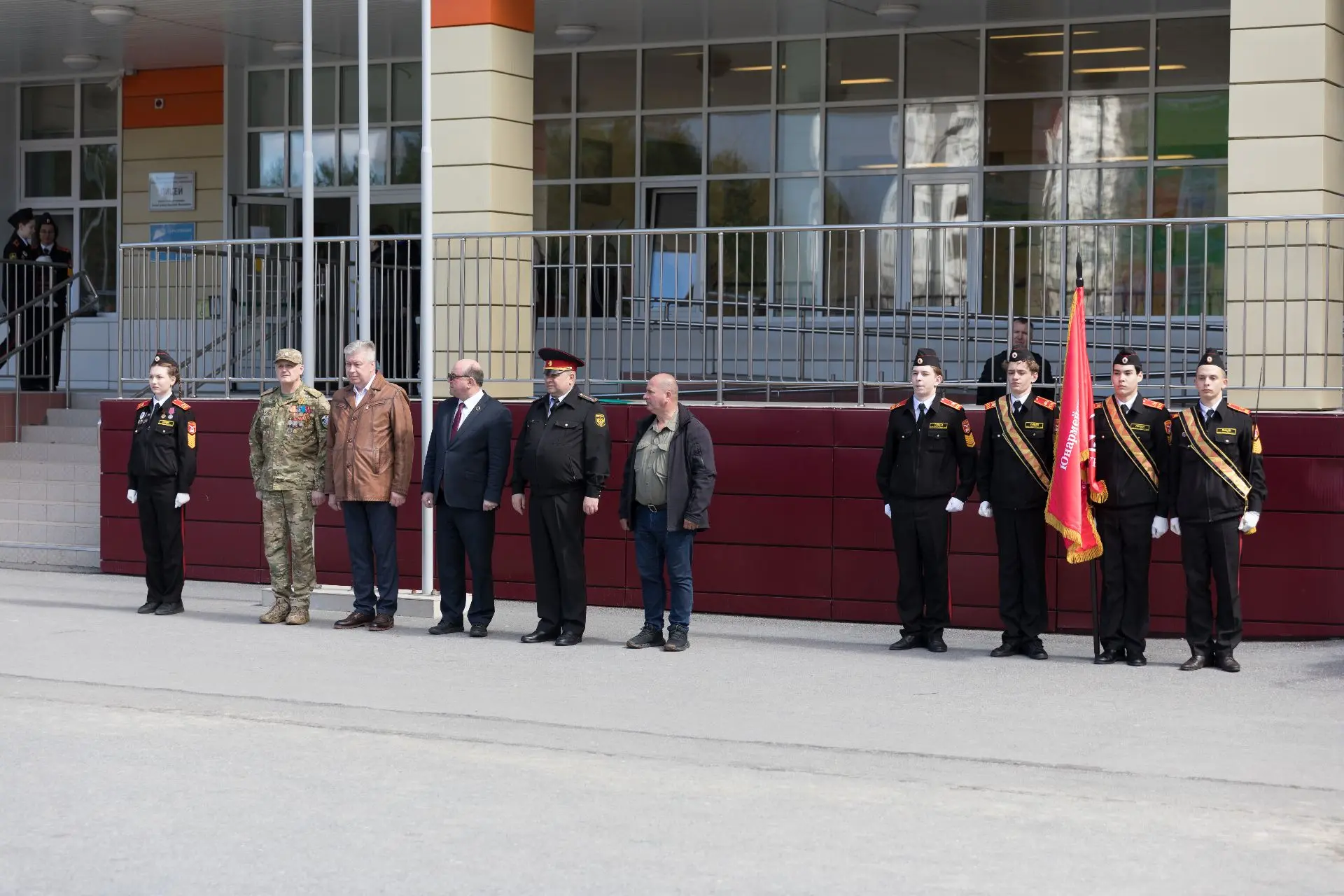 Два важных шага на пути: кадет и юнармеец!  

16 марта в лицее имени генерал‑майора Хисматулина В. И