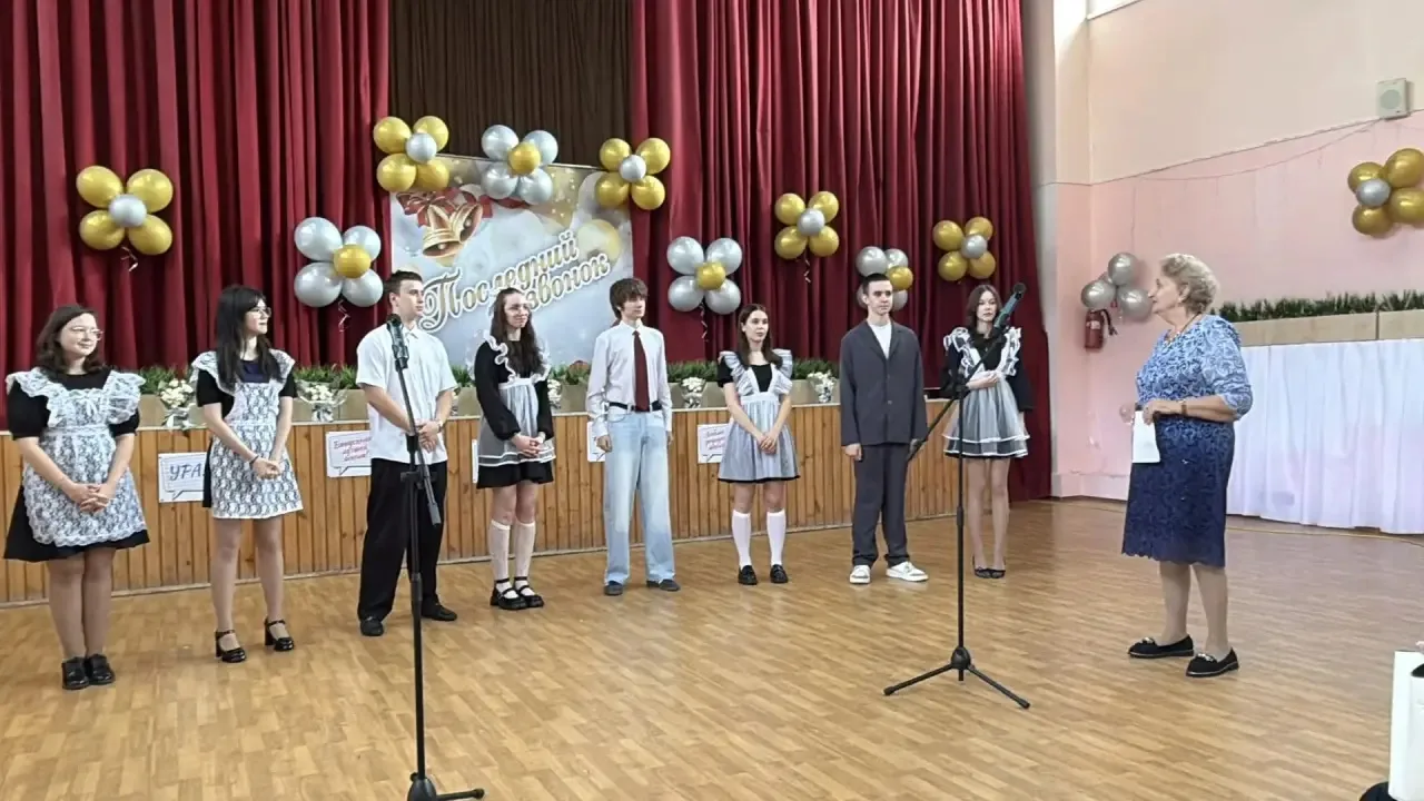 🔔 Последний звонок в МОУ «Глебовская СОШ»: миг, который останется в сердце навсегда 🔔  Сегодня в сте