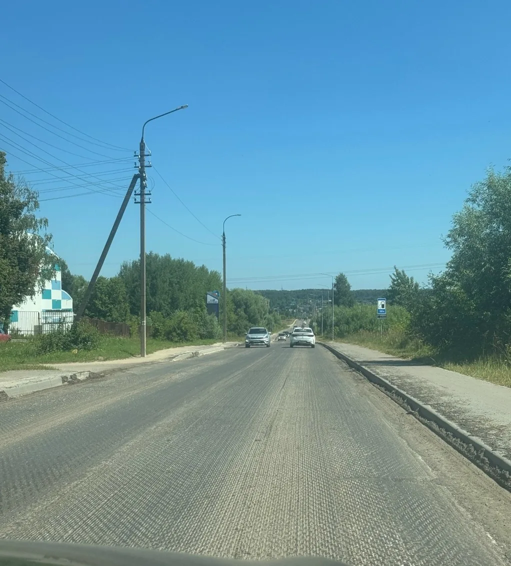 С Пограничного до светофора в Бутурлино сняли асфальт