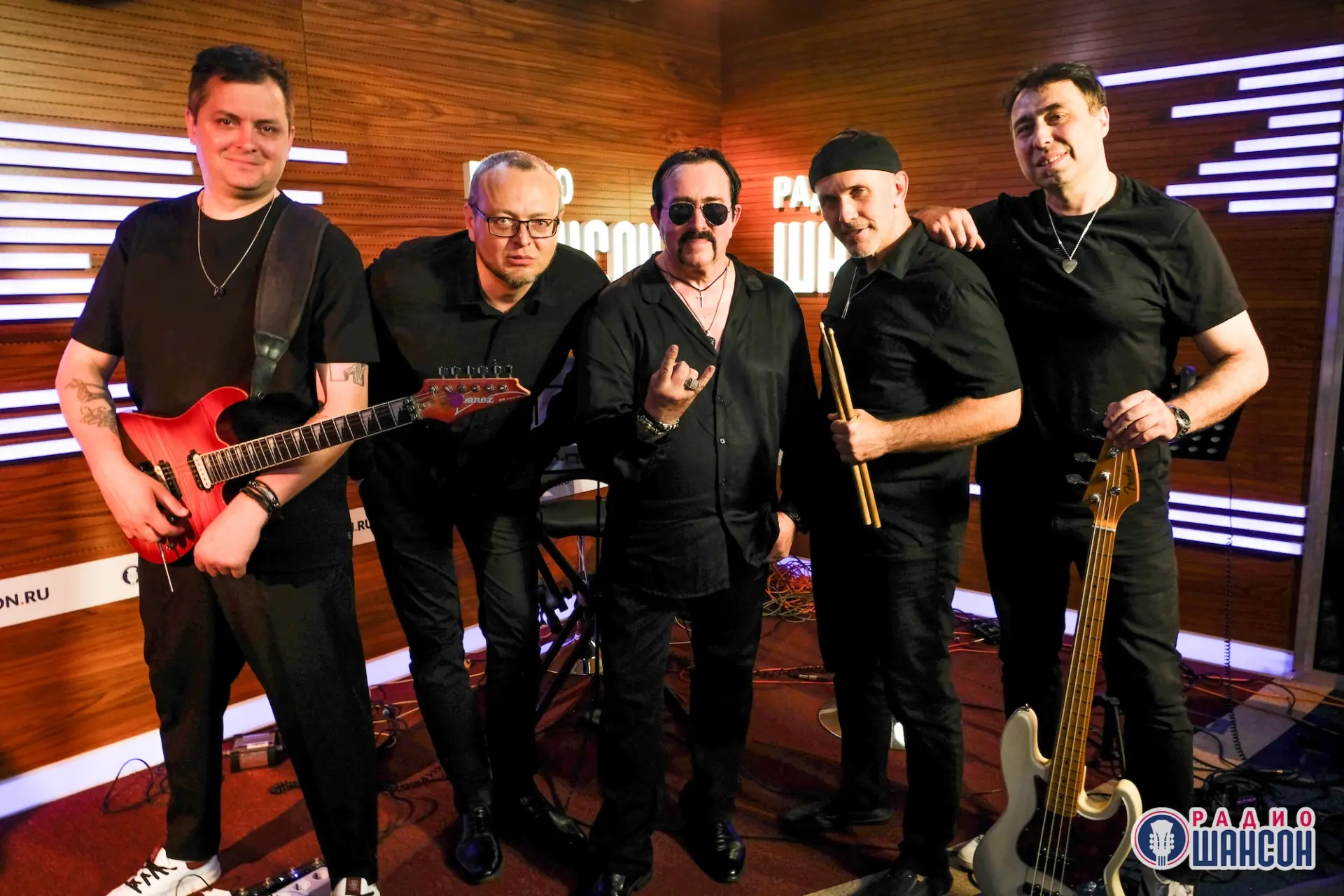 Владимир Ждамиров и его команда в «Живой струне» 🤘😎

Какие тут могут быть комментарии?? Это было п