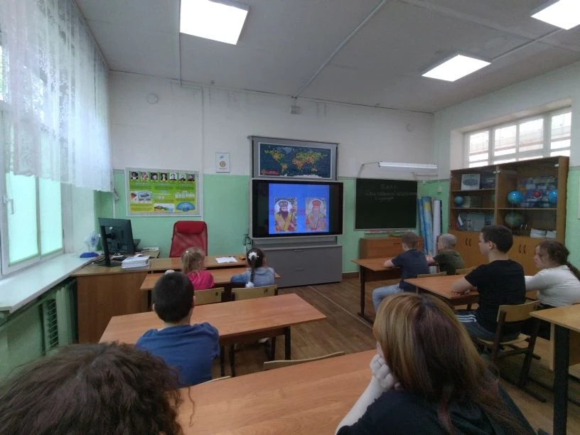 18 мая в группе №1 прошёл познавательный час:"День славянской письменности и культуры".