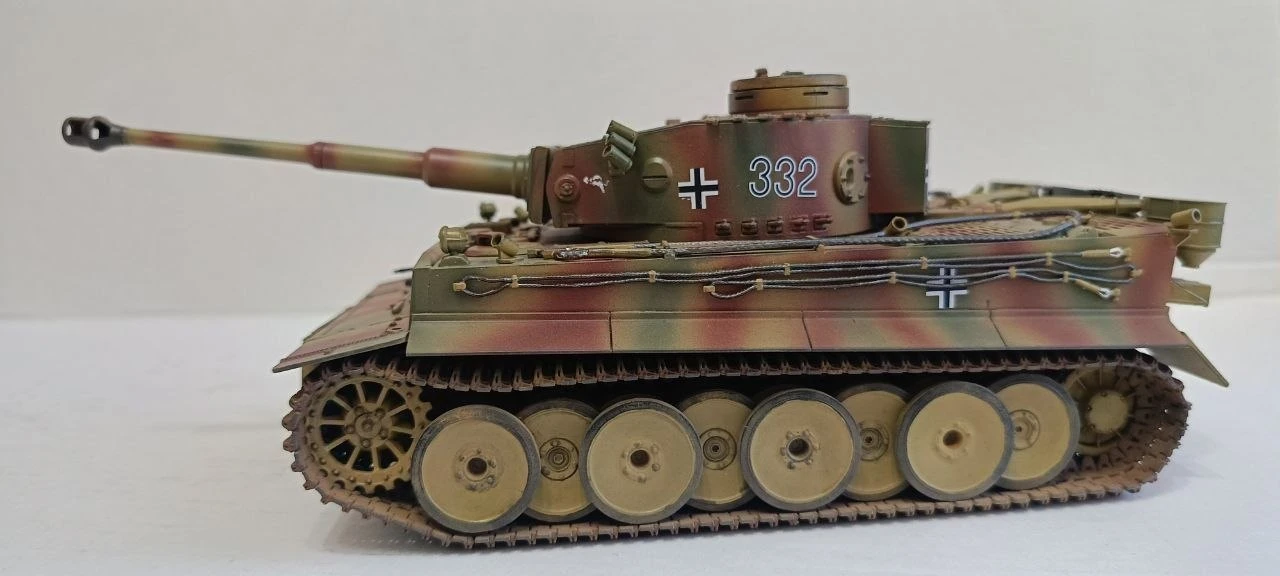 Сборная модель Zvezda (ЗВЕЗДА) Немецкий тяжелый танк Т-VI Тигр (1/35) Автор: 138RUS.