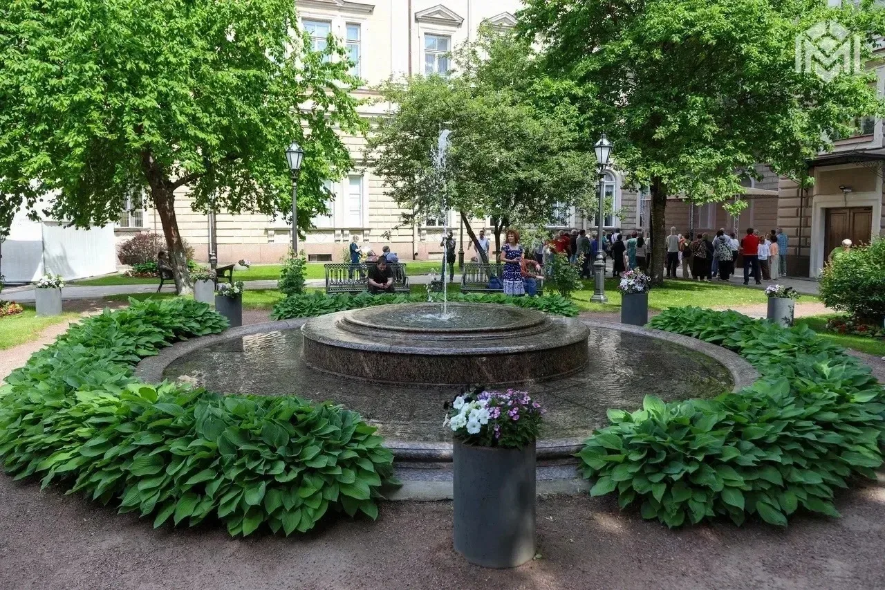 ☘️В Петербурге открылся «секретный сад» Мариинского дворца