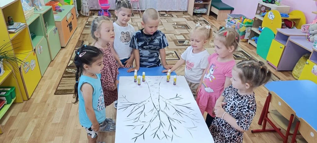 Разновозрастная группа 3-5 лет "Пчёлка". воспитатель Бобкова Л.Е.
В нашей группе завершилась тематич