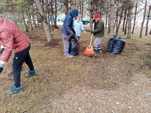 Коллектив МАУ СК "Шахтер" принял участие во Всероссийском субботнике
Сегодня сотрудники МАУ СК "Шахт