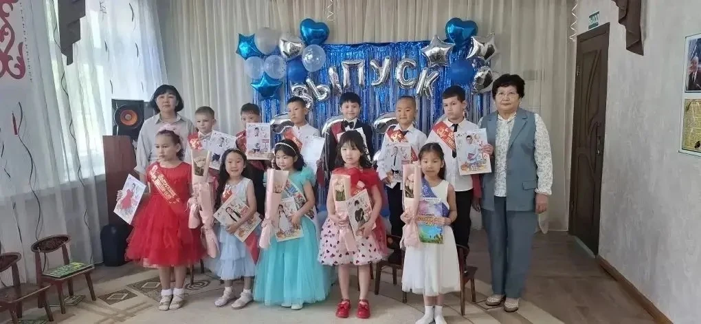 Много знаний и умений