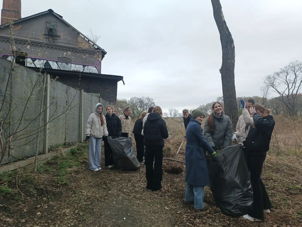 🌳 Добро возвращается бумерангом!  Сегодня волонтёрский отряд нашей школы «Бумеранг» под руководством